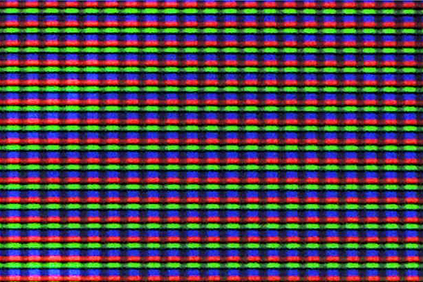 This micro view of the KN55S9C shows the red, green, and blue pixel array. Notice that the blue pixels are twice the size of the red and green pixels.