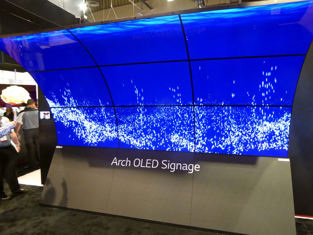 LG is doing some very cool things with curved displays, thanks to advancements in OLED and LCD manufacturing.