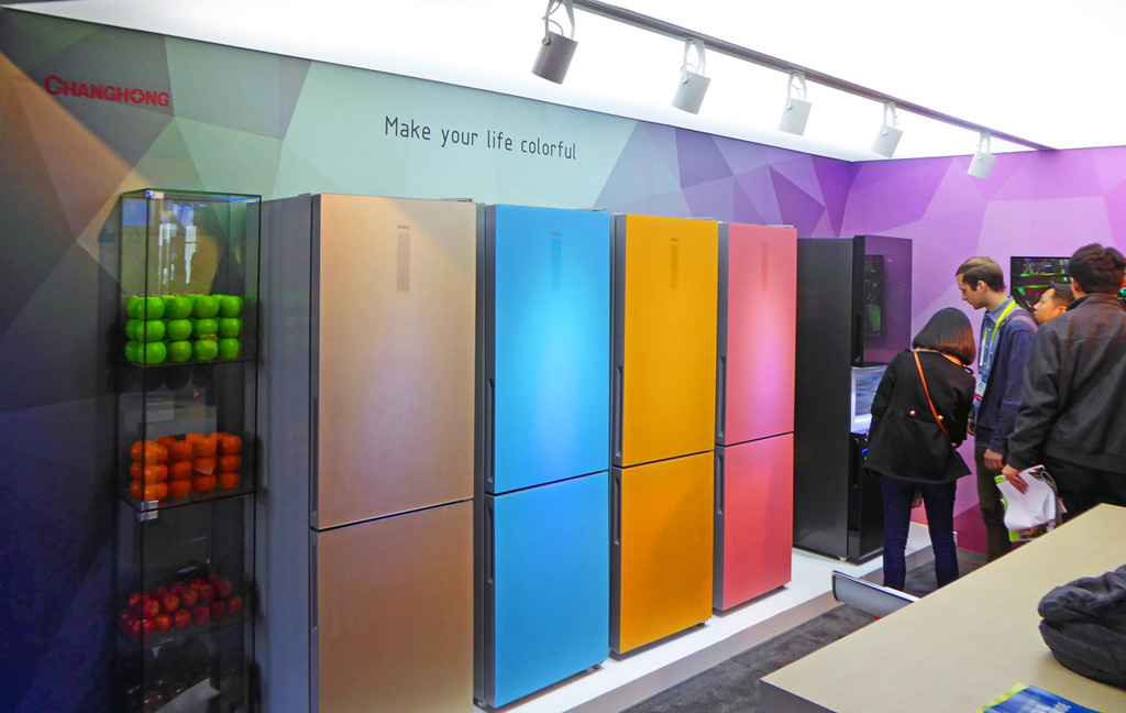 Who says we have to be stuck with two color choices for refrigerators? Not Changhong.