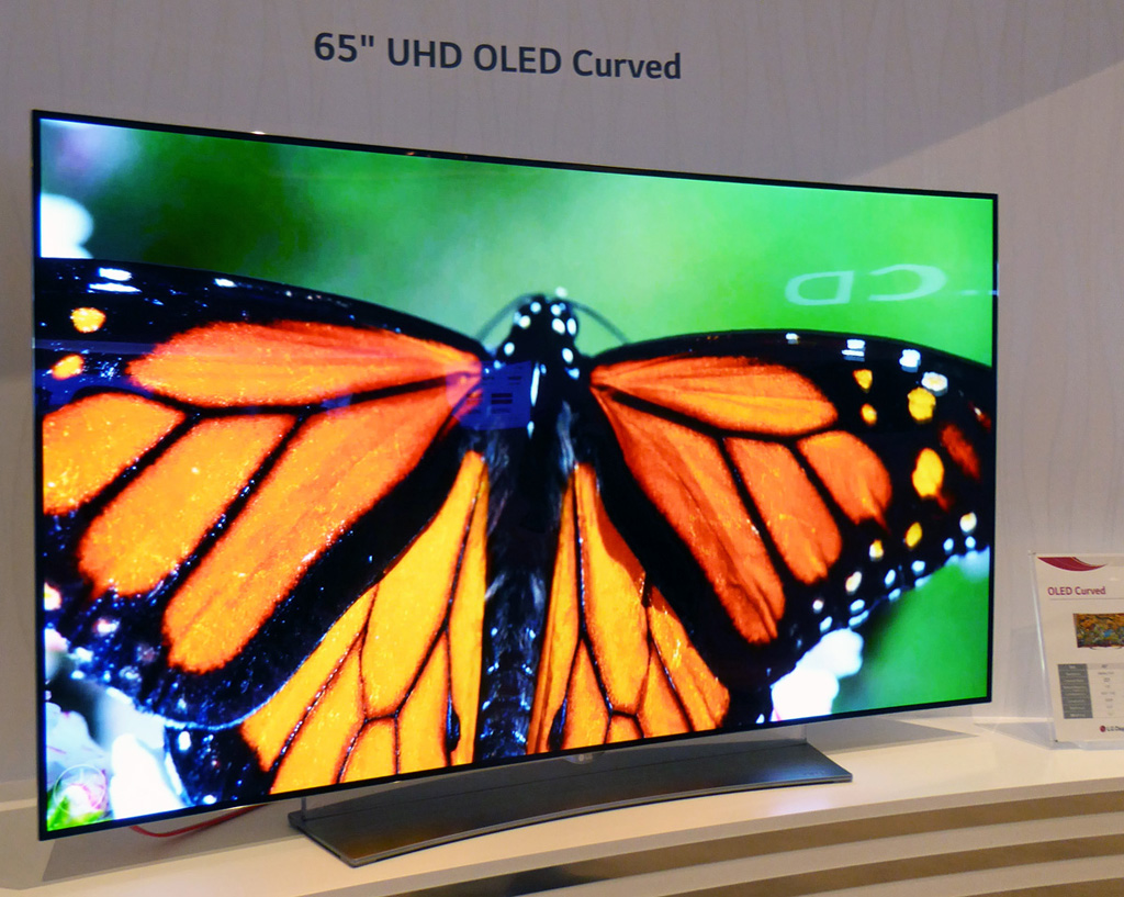 LG Display's 65-inch curved OLED TV helps you get over the demise of plasma pretty quickly.