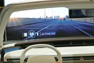 Hyundai Mobis path guidance with heads-up display. (Photo: Ken Werner)