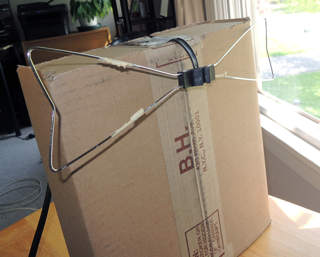 The tried-and-true bowtie antenna under test. Note the high-tech antenna mount. 