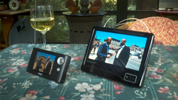 HDTV Expert - Useful Gadgets: RCA DMT336R Mobile DTV/ATSC Pocket TV
