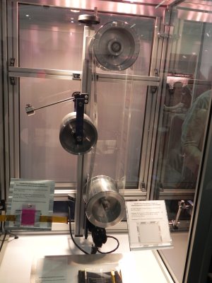 HDTV Almanac - SID 2011: 100 Micron Glass