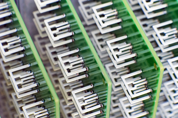 Here is a cross-sectional view of the tiny antenna elements in place.