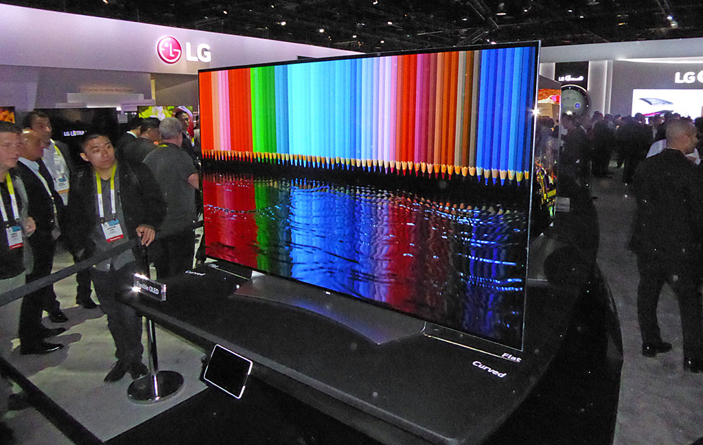 LG now has a flexible OLED TV to suit your mood - flat (bad day at the office?) or curved (if you're feeling warped!).