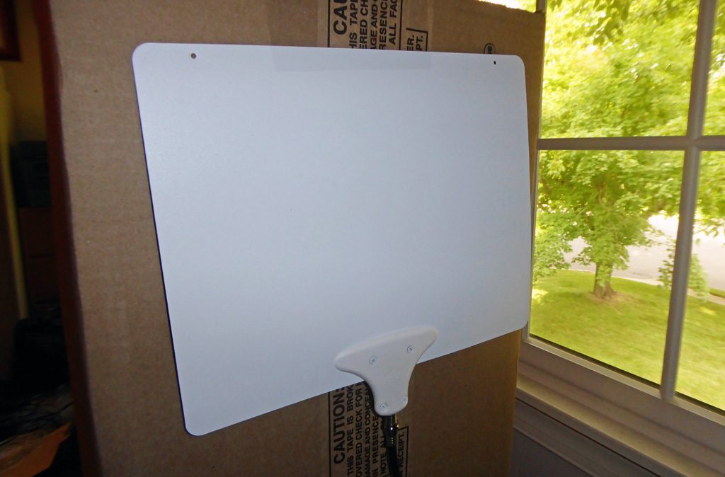 And to round things out, a Mohu Leaf joins the fun.
