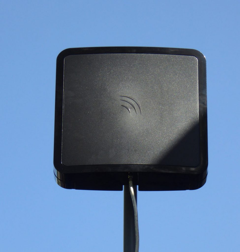 Useful Gadgets: Winegard FlatWave AIR Amplified Outdoor TV Antenna